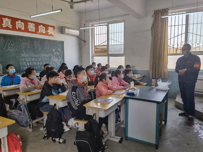 【我在现场】咸阳电网志愿者走进西大寨村小学