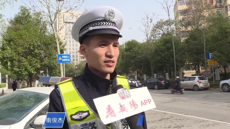 【我在现场】咸阳交警暖心护航 双胞胎宝宝顺利降生