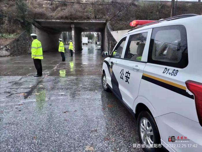 興平公安：全力應(yīng)對(duì)新一輪冰雪惡劣天氣