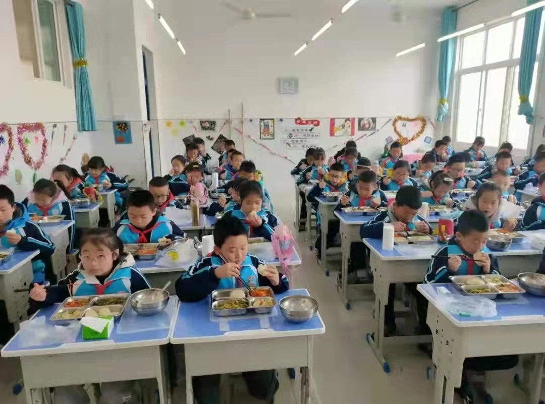 淳化县城关小学“营养餐”这样配送