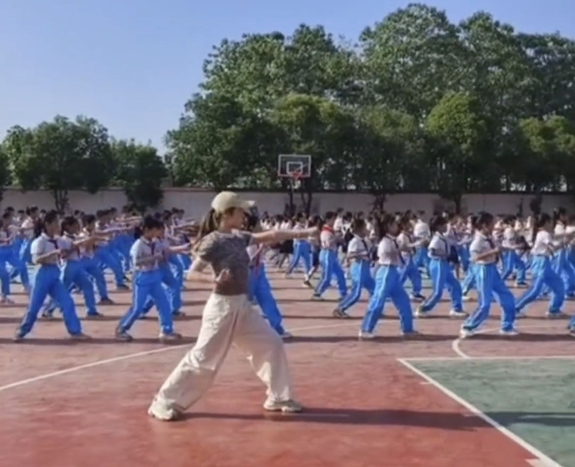 【視頻】秦都區(qū)一小學武術(shù)課間操《弟子規(guī)》打出精氣神