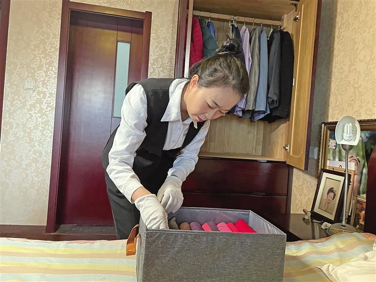 新場景新機(jī)遇·走進(jìn)新職業(yè)丨“我的工作并非疊疊衣服那么簡單”