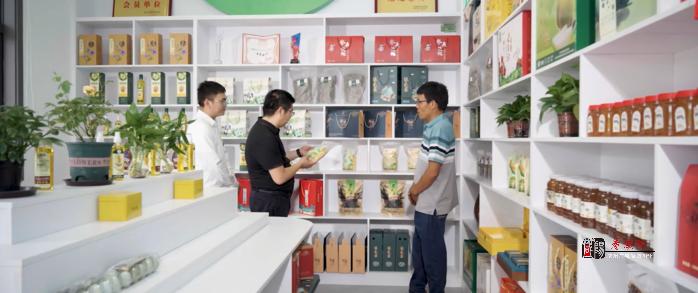 喜讯！咸阳一人入选全国2024农村直播电商优秀案例！