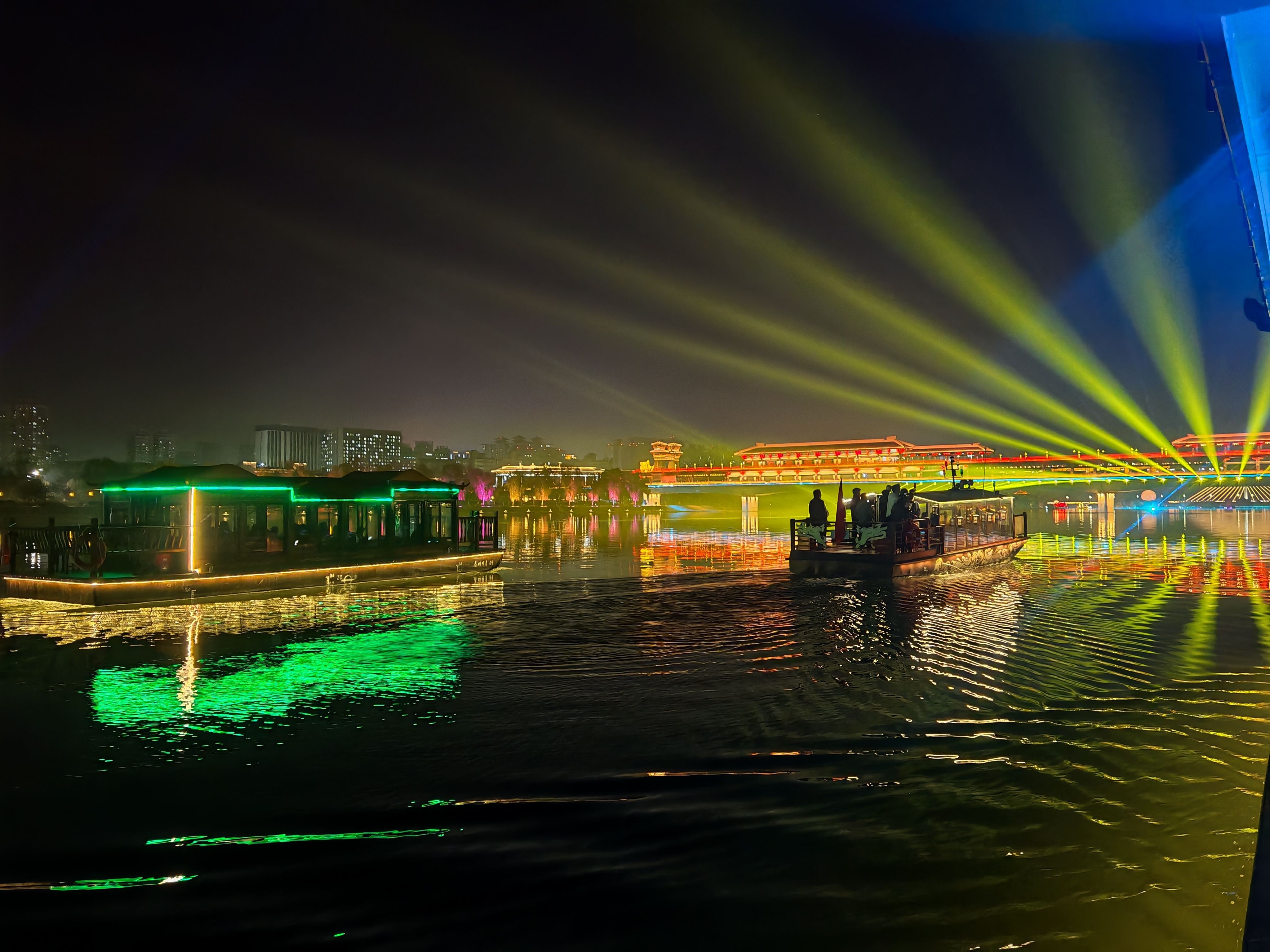 夜游咸阳湖 尽享秦风秦韵魅力