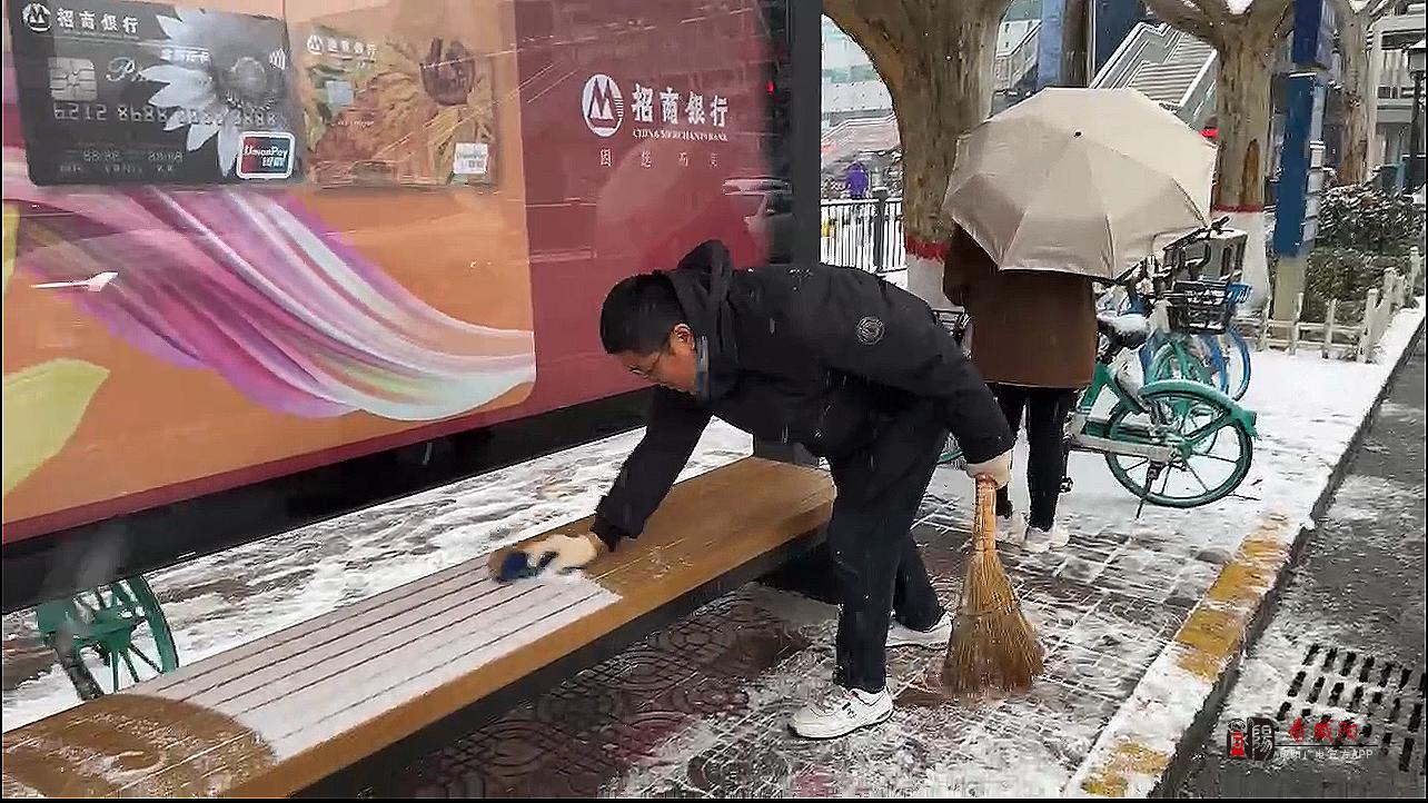 【视频】风雪坚守 温暖护航！咸阳公交人全力保障市民安全出行