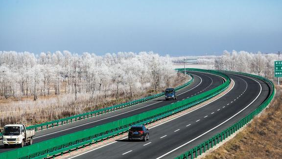 陕西省五一假期高速免费通行 预计5月2日为出行最高峰