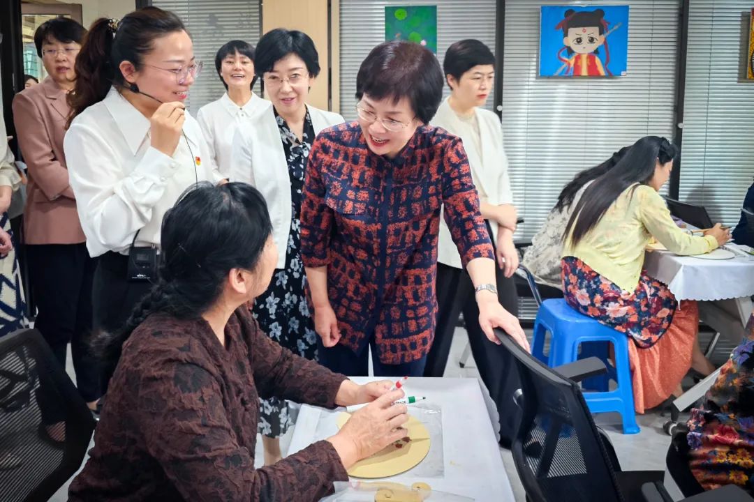 家风家教宣传月 | 省市妇联赴咸阳开展家庭家教家风建设工作调研交流活动