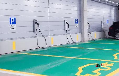 告别“停车难” ！咸阳新建车位将接入“秦停车”智慧系统~