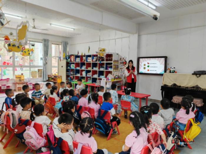 咸阳市食品药品检验检测中心开展食品安全进校园宣传活动