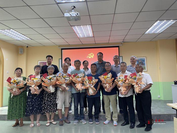 不忘入党初心 同过“政治生日”