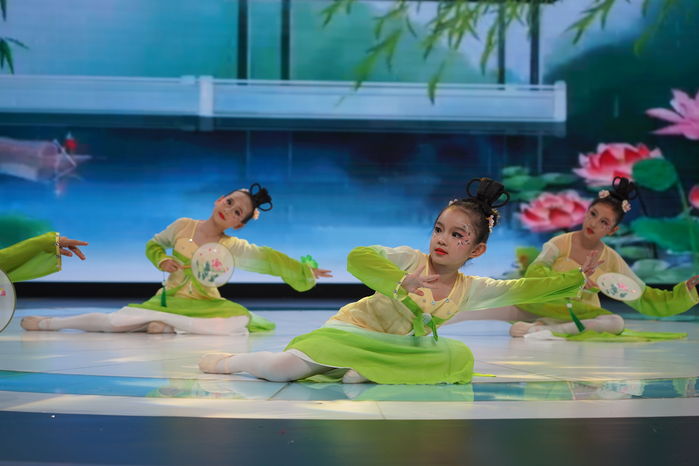 【视频】“缤纷夏日 童星闪耀”2024年咸阳市广播电视台少儿才艺展演活动举办