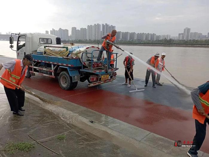 咸阳湖景区：雨后清淤，全力以“复”