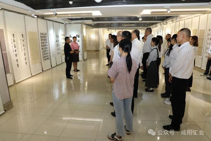 市总工会组织全体党员干部参观“清风咸阳”廉洁书画精品展