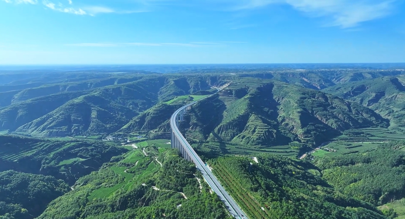 【視頻】旬邑縣支黨河特大橋：橫跨陜甘 連接南北