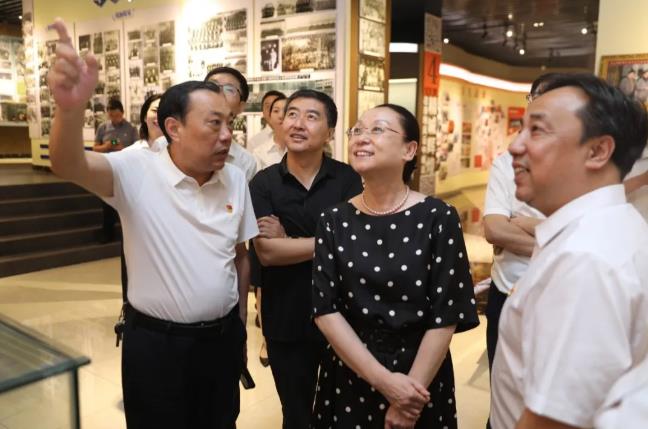 咸阳市副市长蒋彬凤一行莅临延安大学咸阳医院调研指导工作