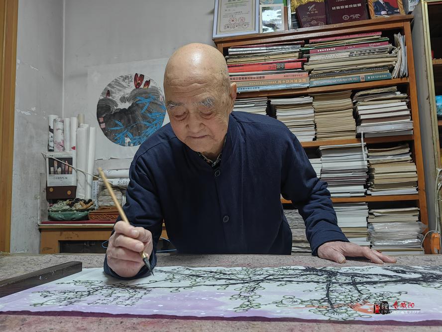 “郵”畫匠心方寸咫尺見“真功”| 國家高級(jí)美術(shù)師韓虹：希望這一中國傳統(tǒng)技藝傳承下去