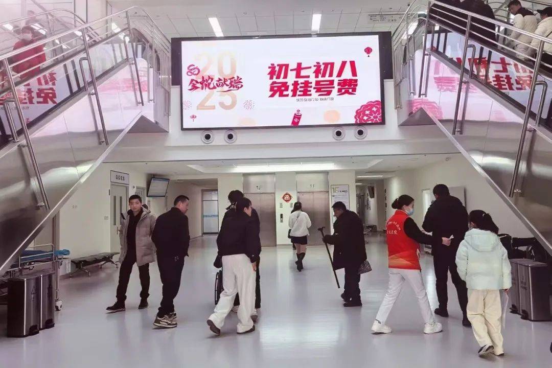 獻(xiàn)禮兩會(huì)|從“空間擴(kuò)容”到“服務(wù)升維”：咸陽(yáng)一院開(kāi)啟改善就醫(yī)體驗(yàn)新篇章
