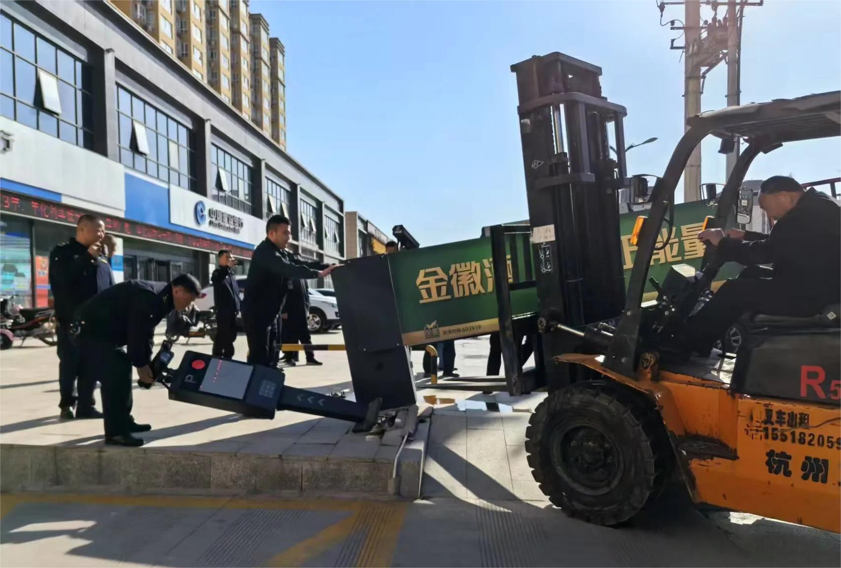消除违规占道  武功城管还路于民 