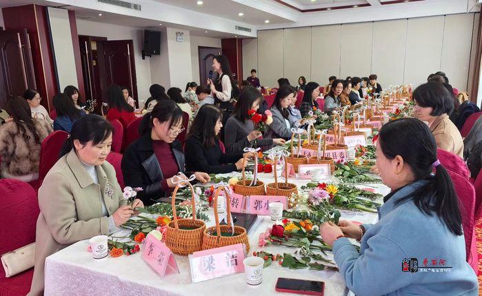 武功县举办庆“三八”女性综合素养提升花艺培训