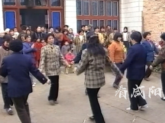 【视频】忆咸阳丨怀旧杀！90年代咸阳农村交际舞和秦腔点燃的青春岁月！