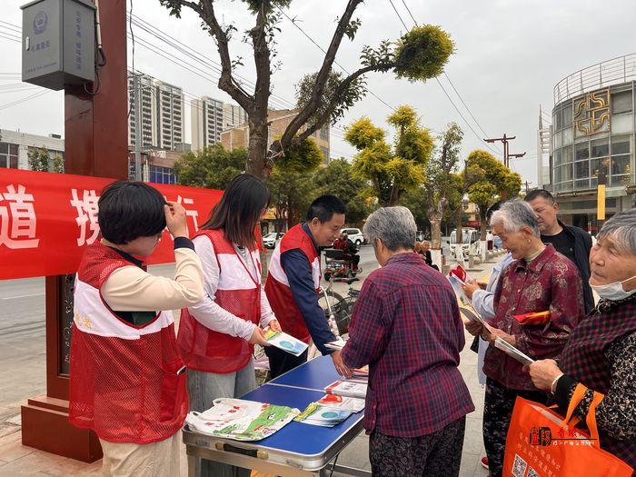 礼泉县举办“5.8”世界红十字日“矢志人道 携手同行”主题宣传活动