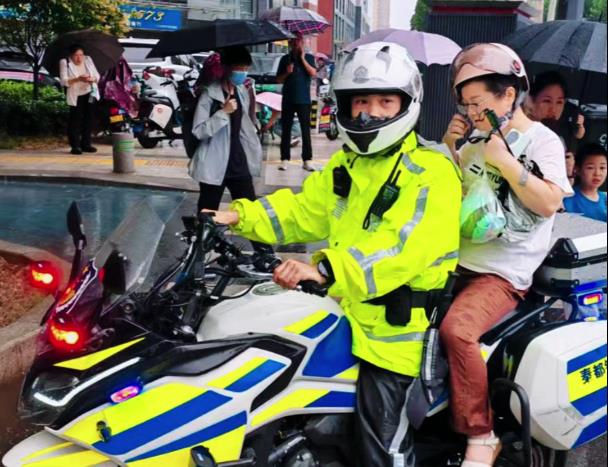 【视频】高考征途，秦都交警为梦想开路