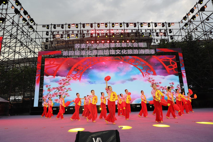  “我们的中国梦 文化进万家”五送六进百场千村文化惠民活动走进...