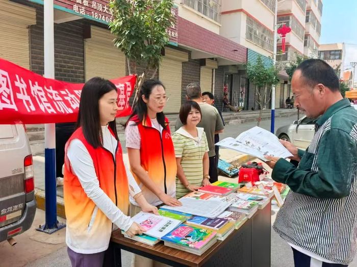 彬州市图书馆开展“流动服务进基层”活动