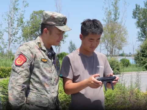 【视频新闻】赵嘉杰：用无人机书写民兵担当