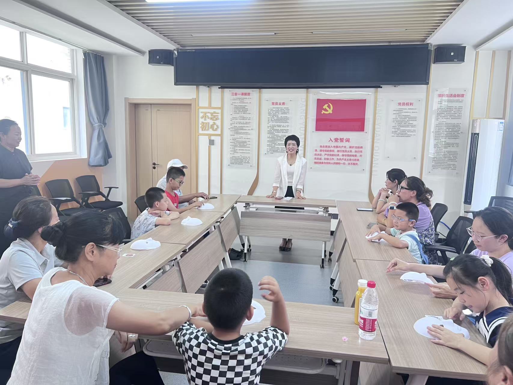 渭城区中山街街道：“绘”京剧脸谱，“传”文化新韵
