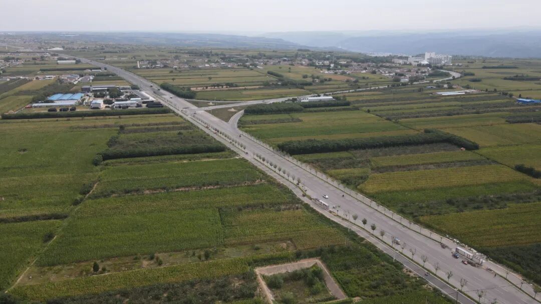 旬邑这条道路今天全线通车！