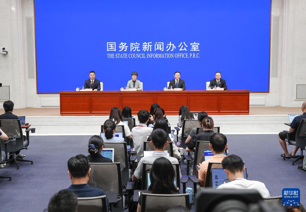 惠及哪些群体？资金如何保障？——两部门详解逐步推行免费学前教...