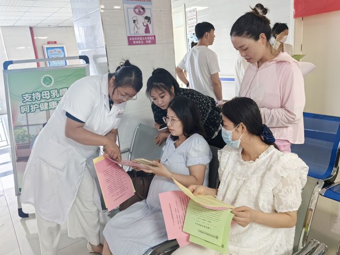 彬州市妇幼保健计划生育服务中心开展2025年母乳喂养周宣传活动