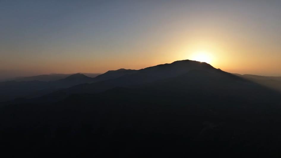 【视频】淳化县：壮丽山脉 夕阳美景