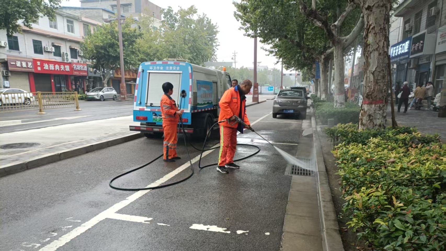 泾阳：市容环境大扫除 干干净净迎国庆