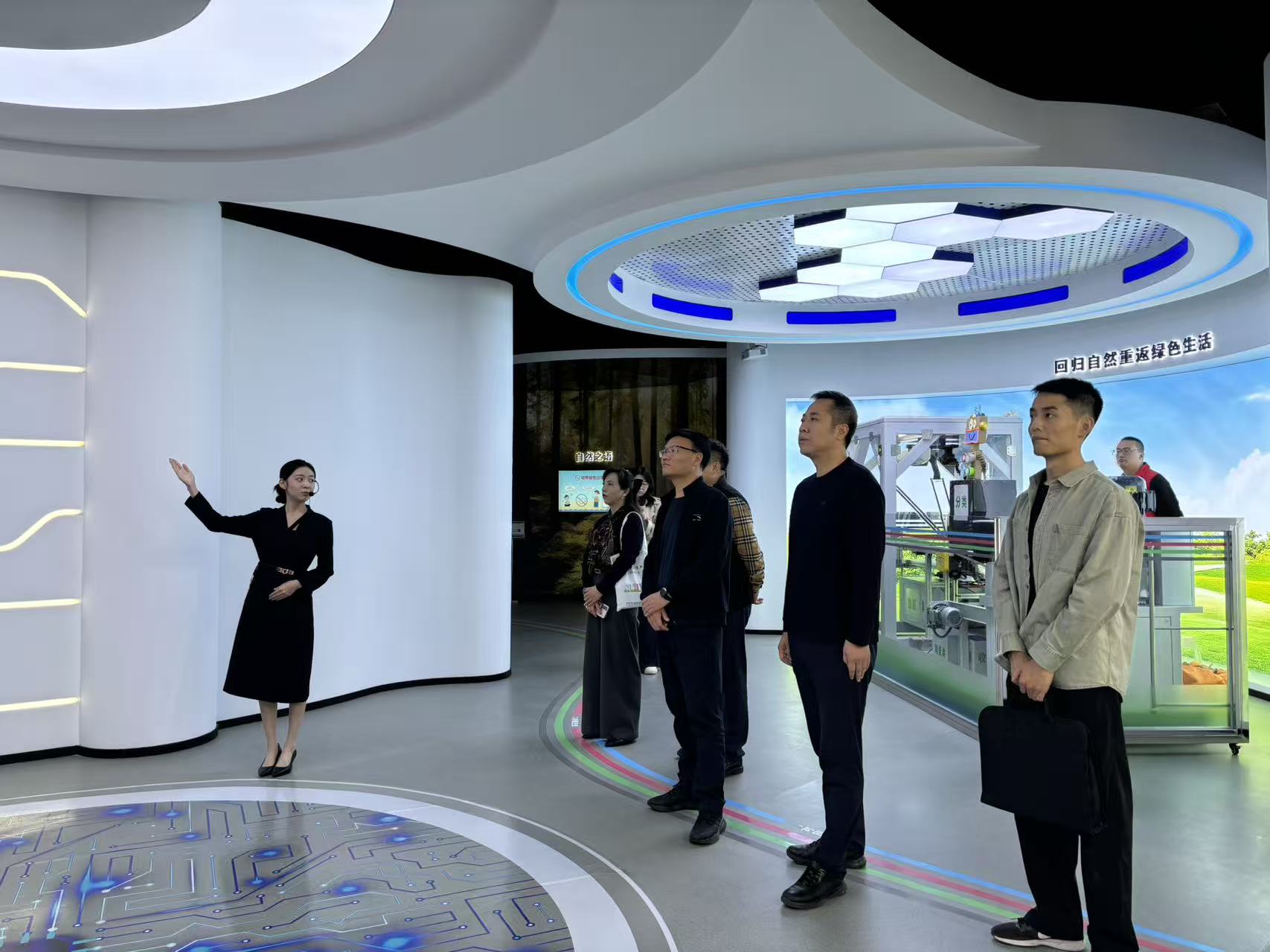 宝鸡渭滨区考察组来咸阳交流垃圾分类工作经验