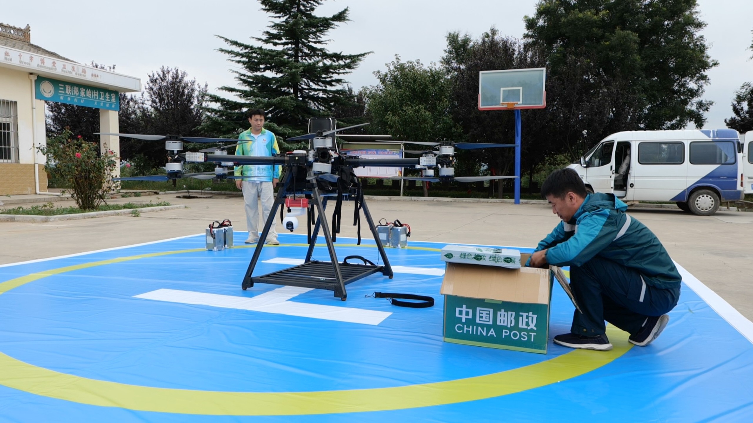 破题“物流洼地”！低空物流试飞打通县域“空中速递” 助力乡村振兴