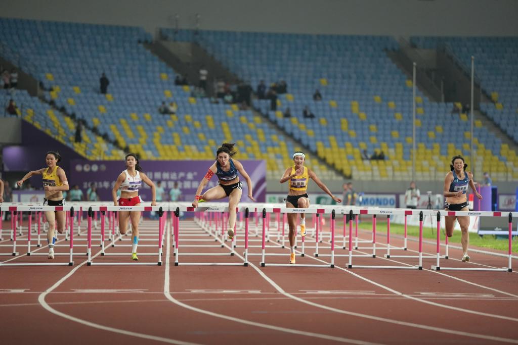 全国田径冠军赛：吴艳妮、徐卓一夺冠