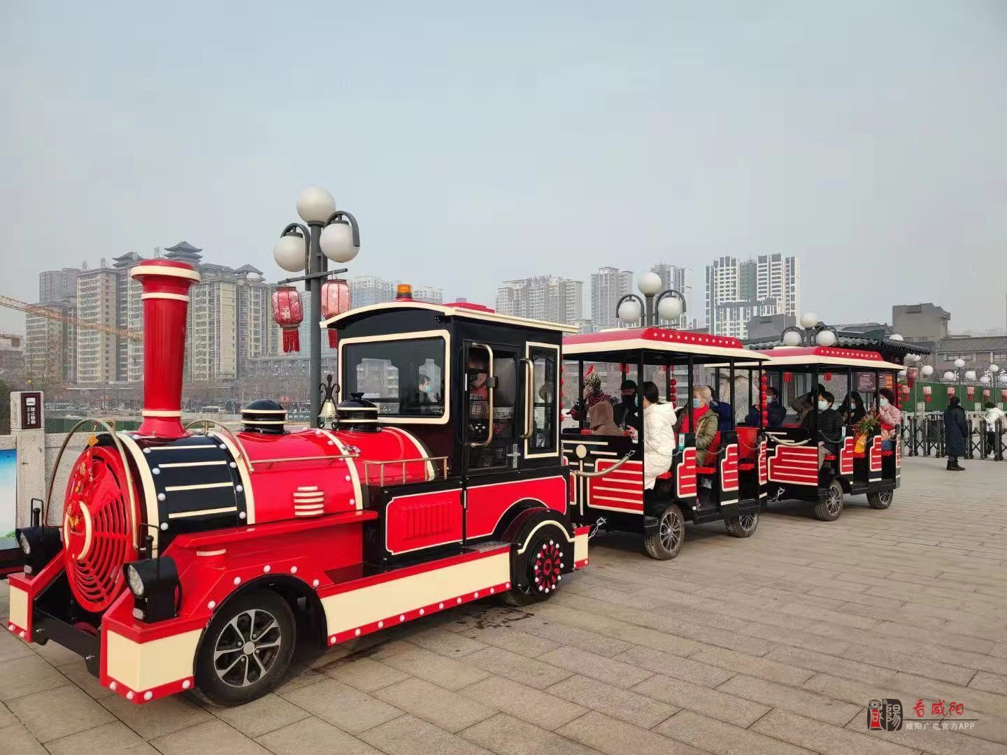 1块钱一次快来古渡廊桥坐摆渡小火车