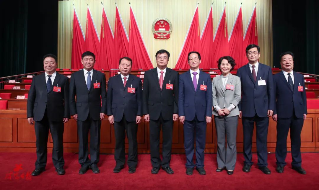 咸阳市九届人大一次会议举行第三次全体会议